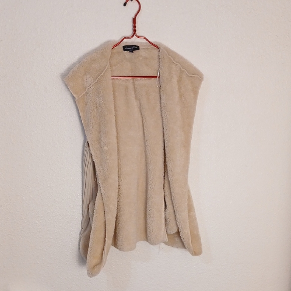 Love Tree Cream Open-Front Sweater Vest - Picture 1 of 4